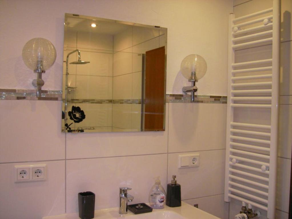 Haus Ellbogen Appartement Momlingen Buitenkant foto